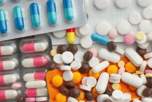 Variedad de medicamentos para la prostatitis. 