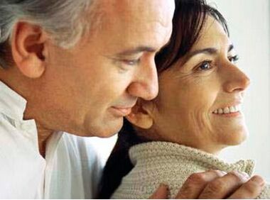 mujer y hombre que curaron la prostatitis